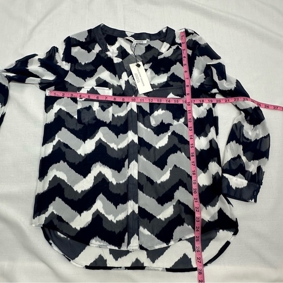 Collective Concepts Stitch Fix size Small Navy Blue and White Sheer Blouse NEW - Picture 9 of 10